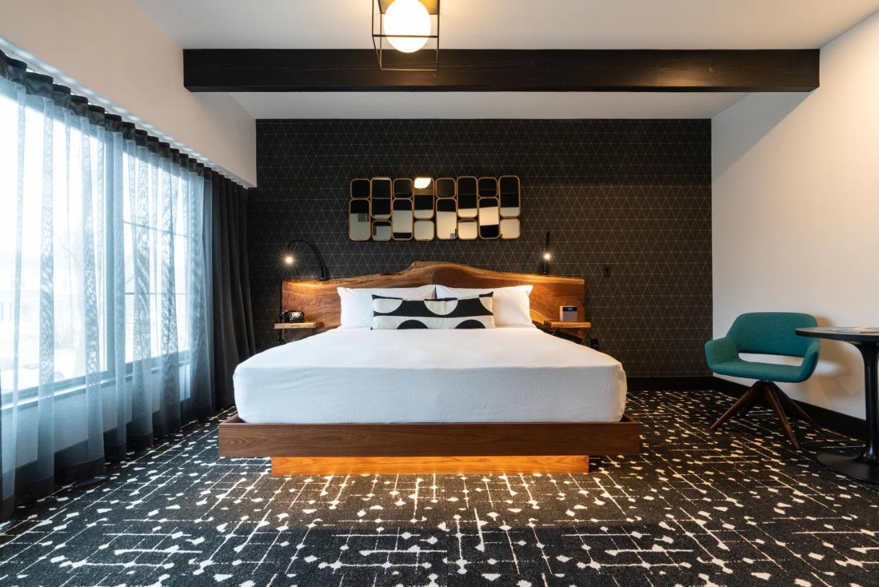Hotel The Earl In Charlevoix Exteriér fotografie