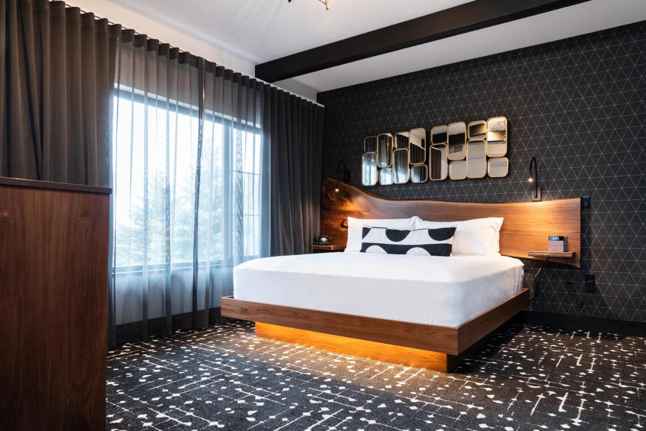 Hotel The Earl In Charlevoix Exteriér fotografie