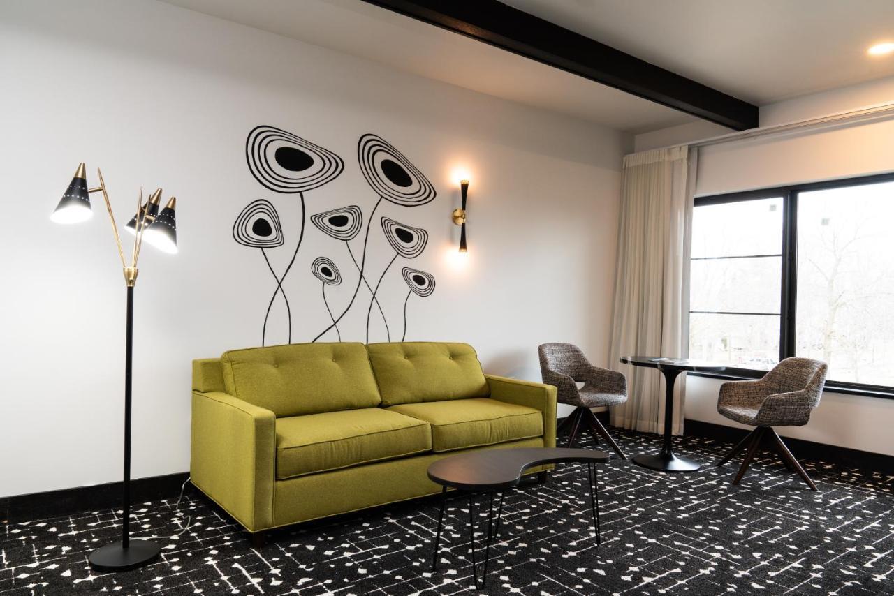 Hotel The Earl In Charlevoix Exteriér fotografie